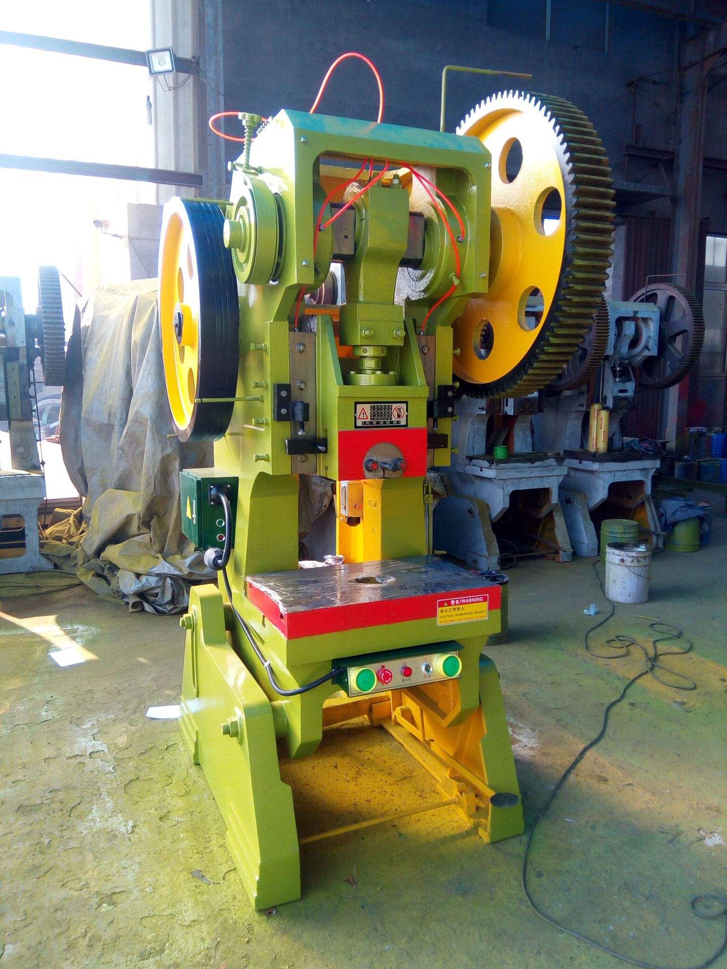 淄博63噸普通沖床 開(kāi)式可傾沖床壓力機(jī) 通用性強(qiáng) 操作安全方便